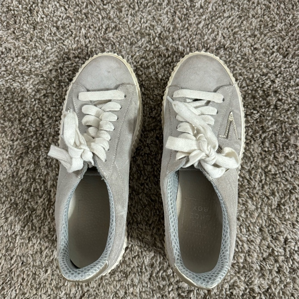 The Shoe Box Platform Tennis Shoes Size 6 - Picture 6 of 13